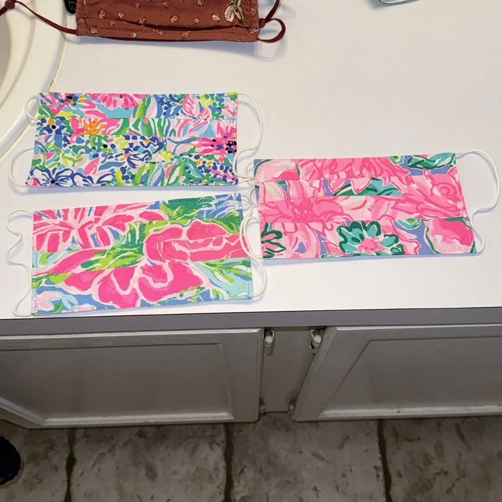 Lilly Pulitzer, Vera Bradley, coach mask